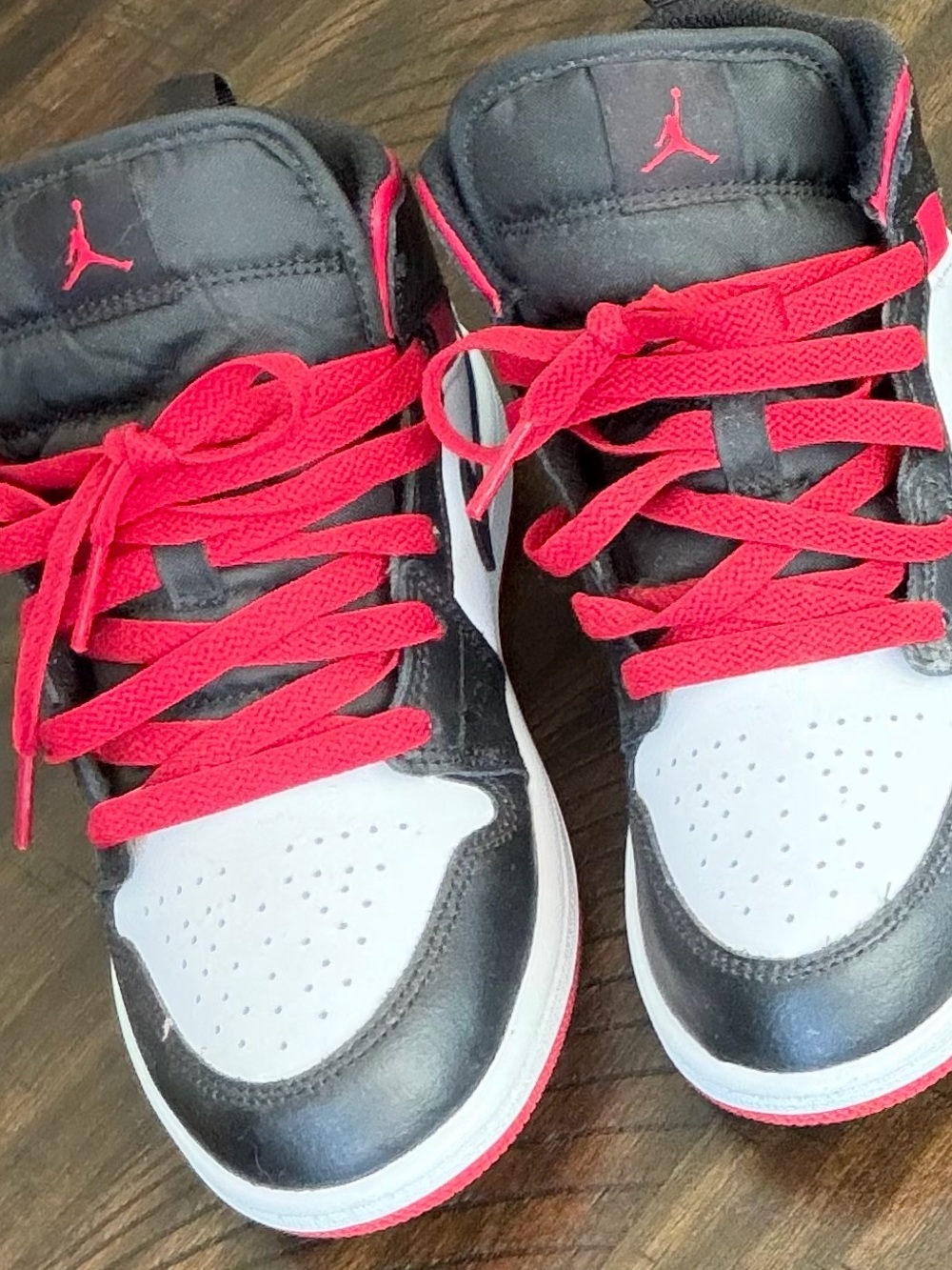 Jordan Kids' High-Top Sneakers in Black/White/Red - Picture 3 of 4
